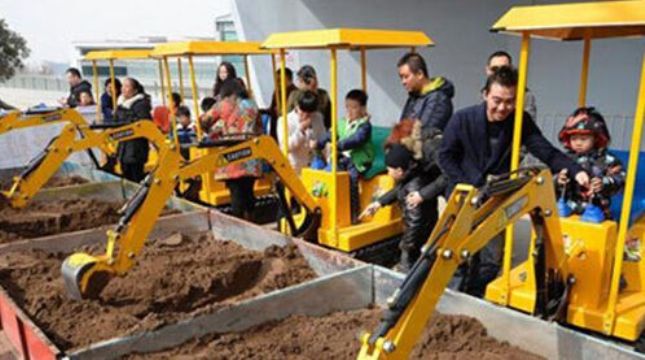 點擊查看詳細(xì)信息<br>標(biāo)題：游樂挖掘機價格優(yōu)惠 閱讀次數(shù)：2320