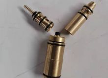 點擊查看詳細信息<br>標題：氣動錨桿鉆機上面氣馬達閥組 閱讀次數(shù)：1745